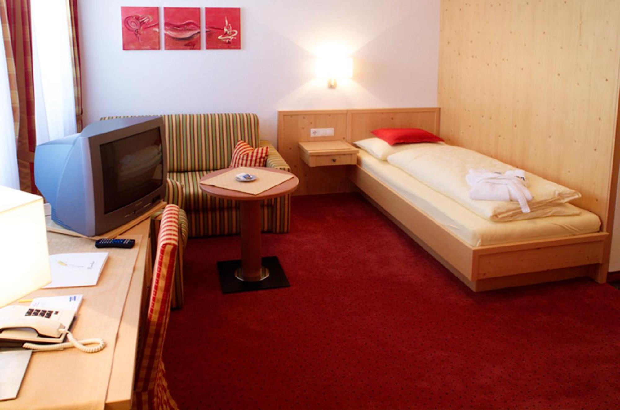 Hotel Mohnenfluh レッヒ 部屋 写真